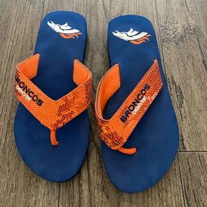 Womens Denver Broncos flip flops